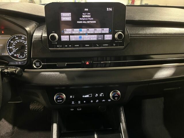 
 2022 Mitsubishi Outlander ES full									