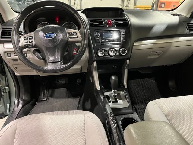 
 2015 Subaru Forester 2.5i Premium full									
