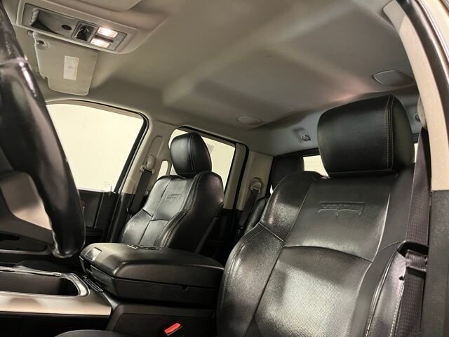 
 2016 RAM 1500 Laramie full									