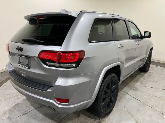 
 2020 Jeep Grand Cherokee Altitude full									