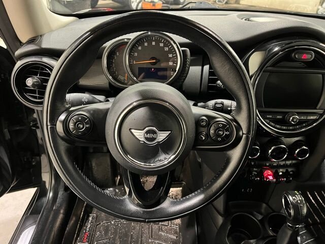 
 2017 MINI Cooper 3-door Base full									
