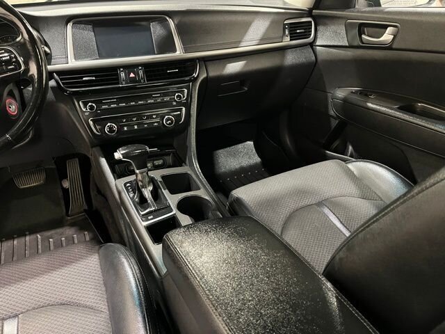 
 2018 Kia Optima S full									
