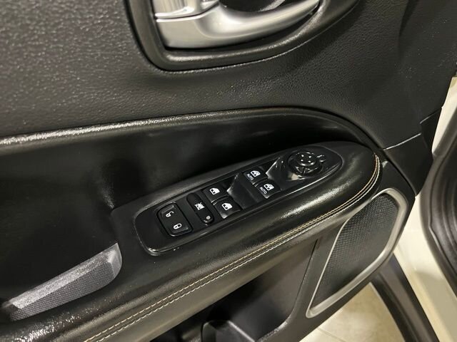 
 2020 Jeep Compass Latitude full									