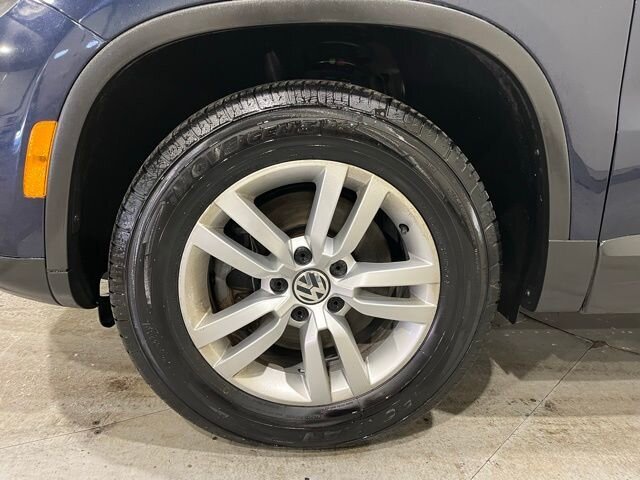 
 2016 Volkswagen Tiguan S 4Motion full									