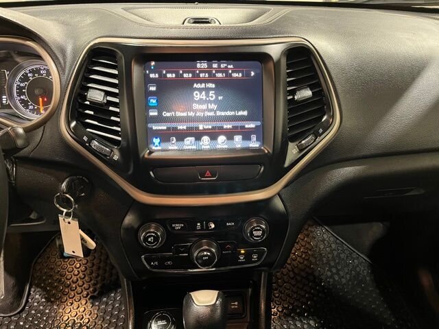 
 2017 Jeep Cherokee Latitude full									