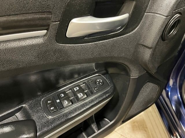 
 2016 Chrysler 300 Series Limited full									