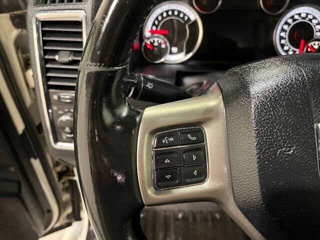 
 2016 RAM 1500 Laramie full									