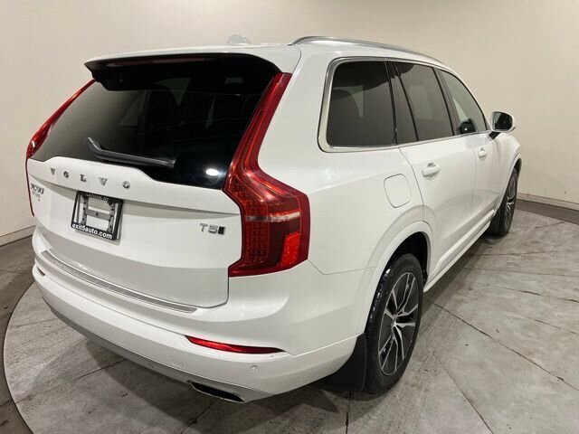 
 2020 Volvo XC90 T5 Momentum full									