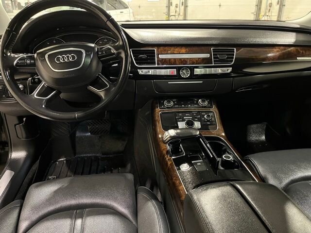 
 2015 Audi A8 L L 3.0T quattro full									