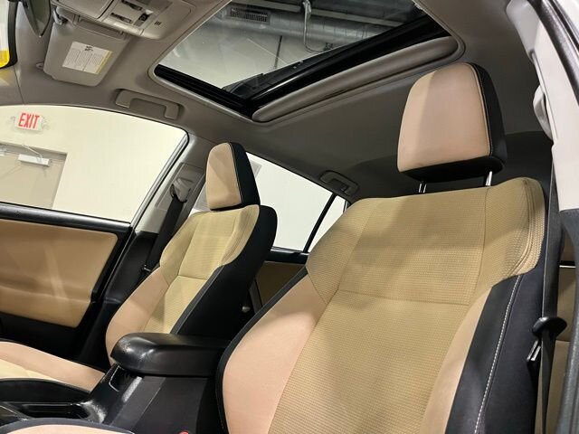 
 2017 Toyota RAV4 XLE full									