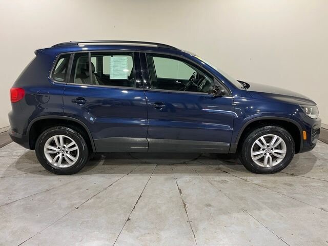 
 2016 Volkswagen Tiguan S 4Motion full									