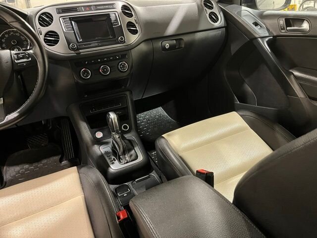 
 2016 Volkswagen Tiguan 2.0T S 4Motion full									