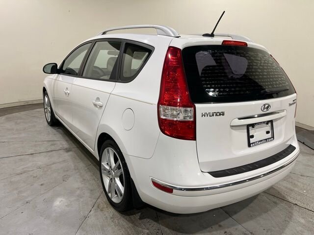 
 2011 Hyundai ELANTRA Touring SE full									