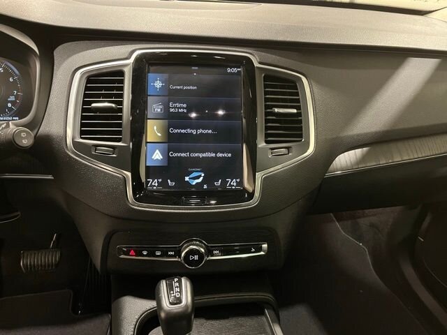 
 2020 Volvo XC90 T5 Momentum full									