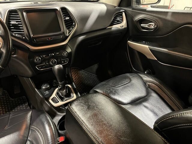 
 2017 Jeep Cherokee Latitude full									