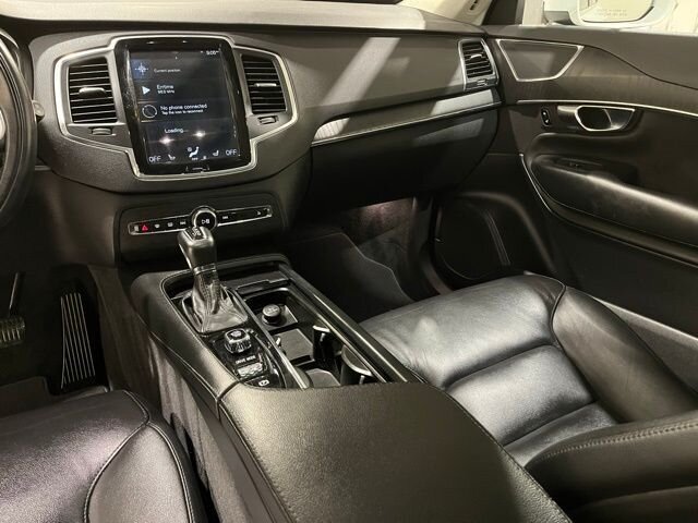 
 2020 Volvo XC90 T5 Momentum full									