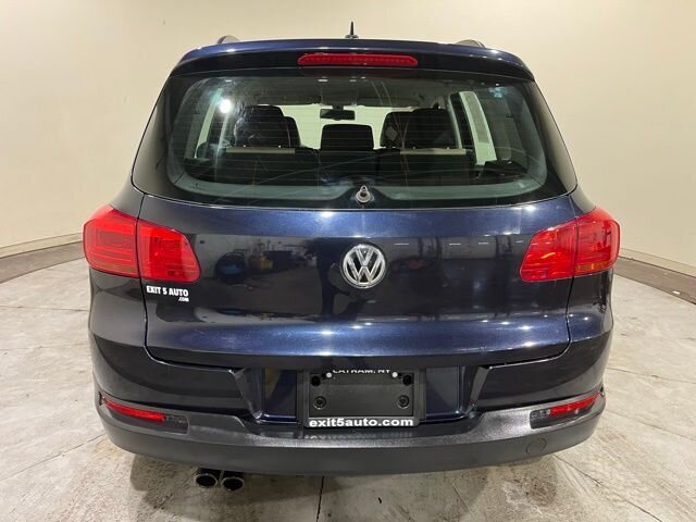 
 2016 Volkswagen Tiguan 2.0T S 4Motion full									