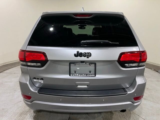 
 2020 Jeep Grand Cherokee Altitude full									