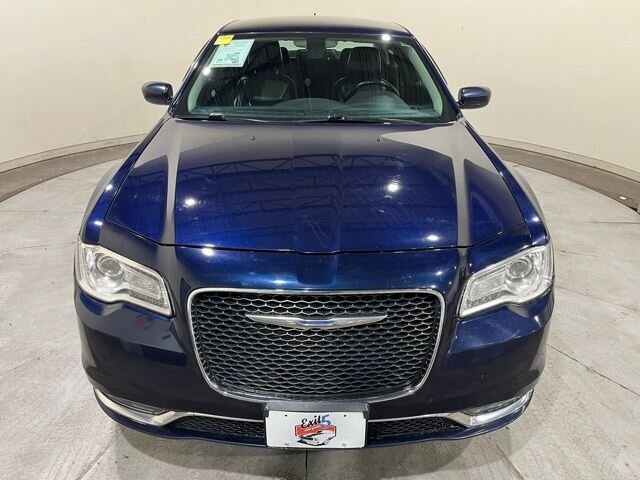 
 2016 Chrysler 300 Series Limited full									