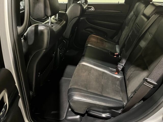 
 2020 Jeep Grand Cherokee Altitude full									