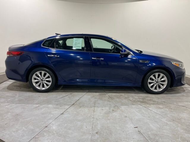 
 2018 Kia Optima S full									