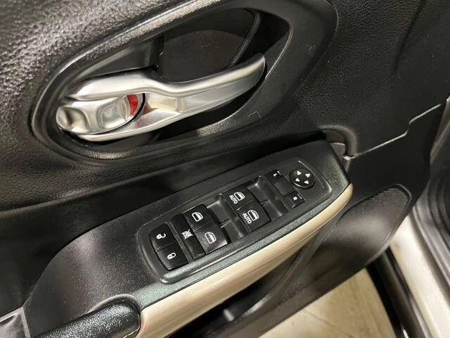 
 2017 Jeep Cherokee Latitude full									