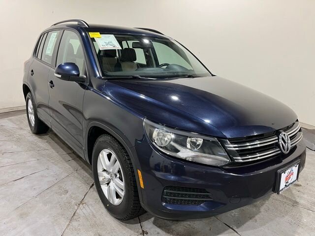 
 2016 Volkswagen Tiguan 2.0T S 4Motion full									