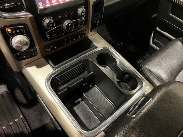 
 2016 RAM 1500 Laramie full									