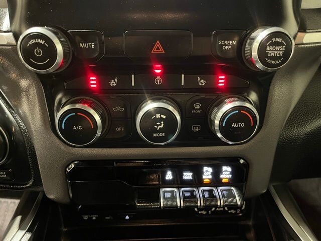 
 2019 RAM 1500 Big Horn/Lone Star w/ Apple Car Play full									
