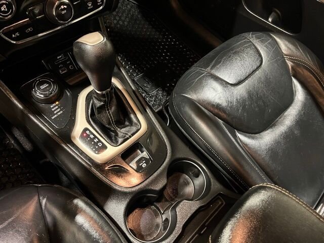 
 2017 Jeep Cherokee Latitude full									