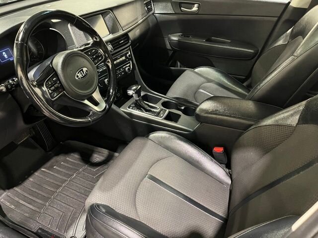 
 2018 Kia Optima S full									