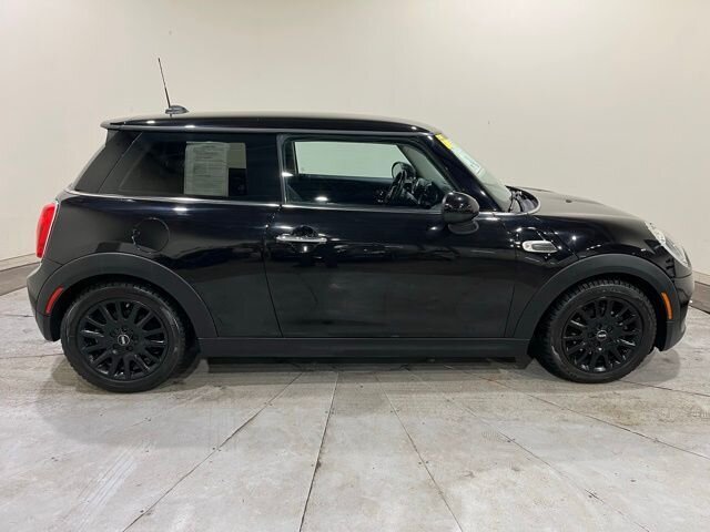 
 2017 MINI Cooper 3-door Base full									