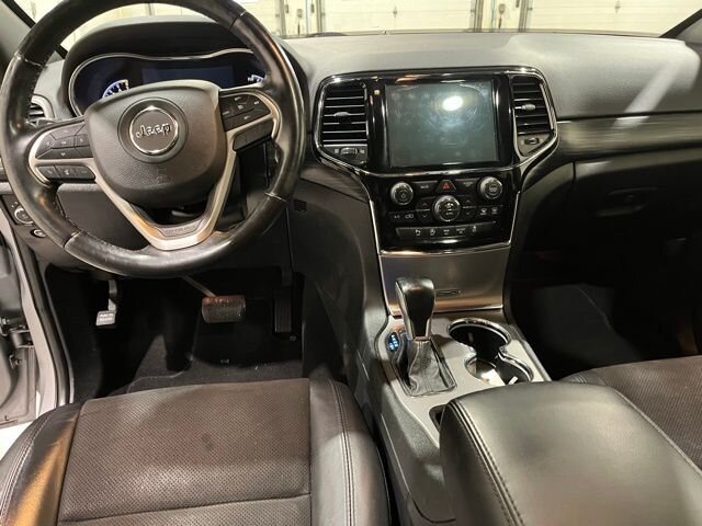 
 2020 Jeep Grand Cherokee Altitude full									