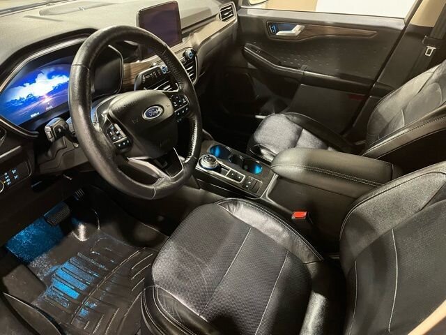 
 2020 Ford Escape Hybrid Titanium Hybrid full									