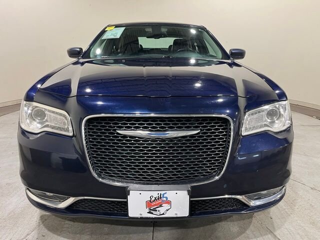 
 2016 Chrysler 300 Series Limited full									