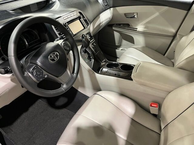 
 2014 Toyota Venza XLE full									
