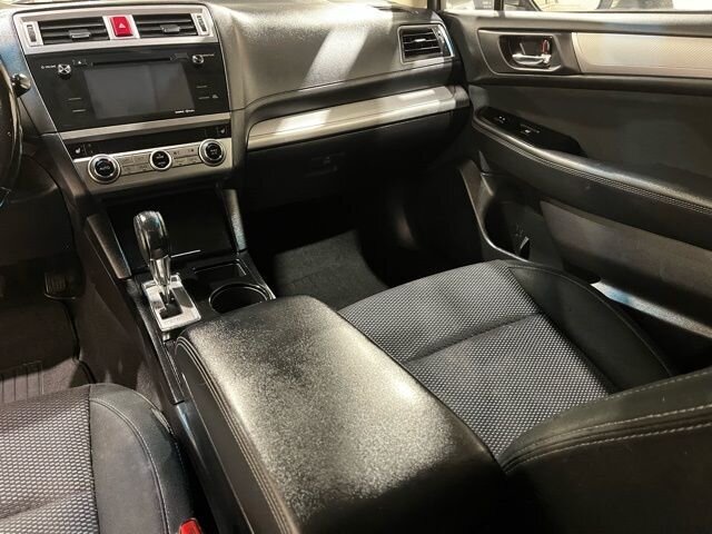 
 2017 Subaru Outback 2.5i Premium full									