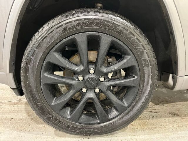 
 2020 Jeep Grand Cherokee Altitude full									