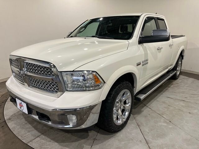 
 2016 RAM 1500 Laramie full									