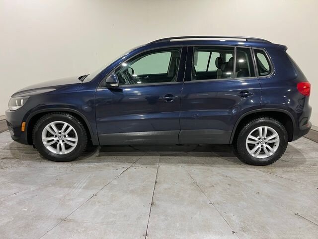 
 2016 Volkswagen Tiguan 2.0T S 4Motion full									