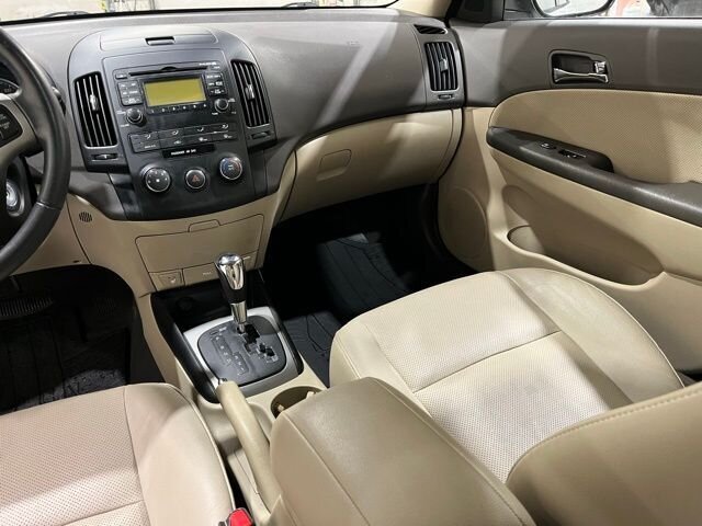 
 2011 Hyundai ELANTRA Touring SE full									