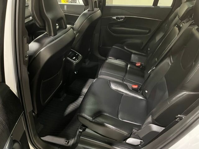 
 2020 Volvo XC90 T5 Momentum full									