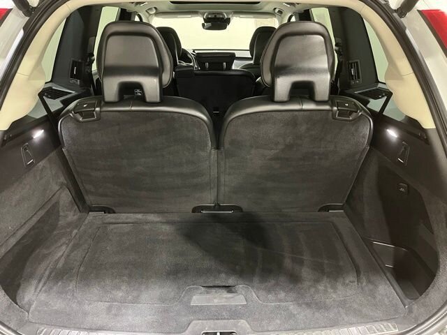 
 2020 Volvo XC90 T5 Momentum full									