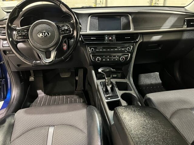 
 2018 Kia Optima S full									