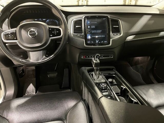 
 2020 Volvo XC90 T5 Momentum full									