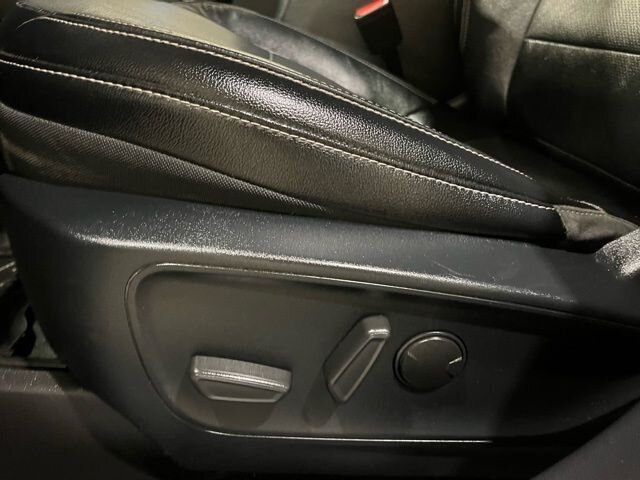 
 2020 Ford Escape Hybrid Titanium Hybrid full									