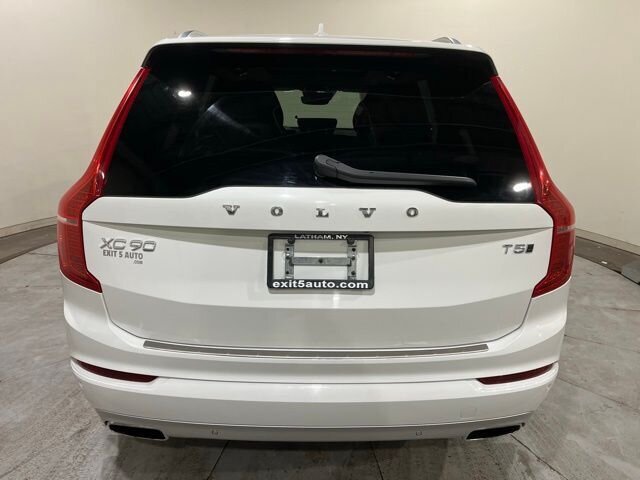 
 2020 Volvo XC90 T5 Momentum full									