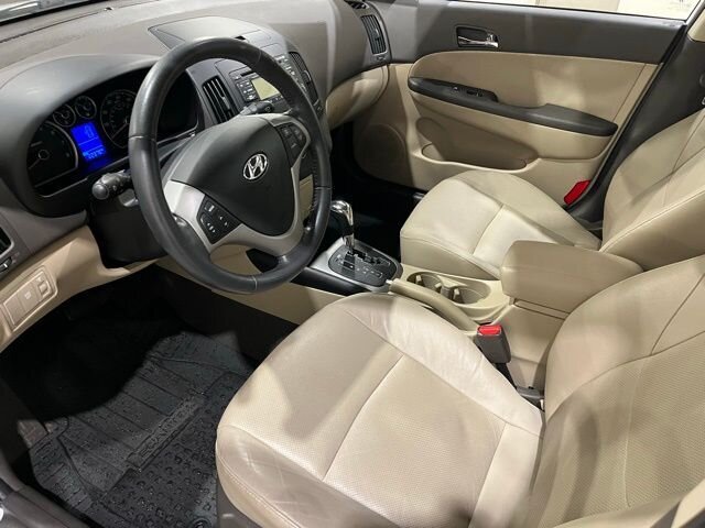 
 2011 Hyundai ELANTRA Touring SE full									