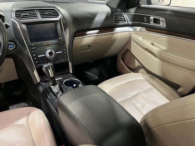 
 2019 Ford Explorer Limited full									