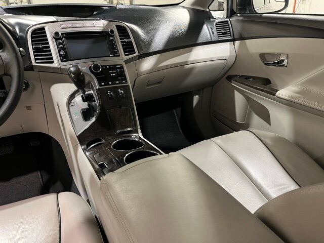 
 2014 Toyota Venza XLE full									